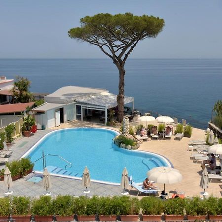 Hotel L'Approdo Казамиччола-Терме Экстерьер фото