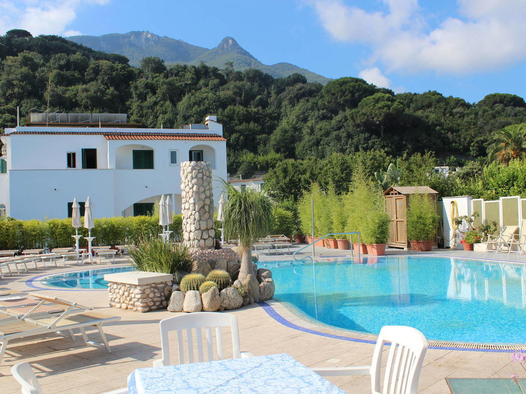 Hotel L'Approdo Казамиччола-Терме Экстерьер фото